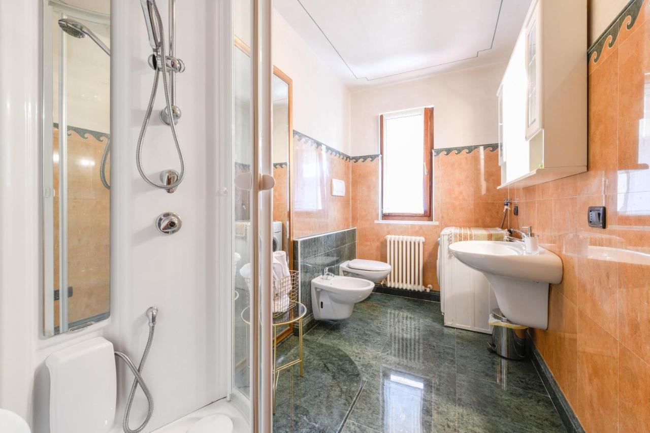 Prestige Apartment Сирмионе Экстерьер фото