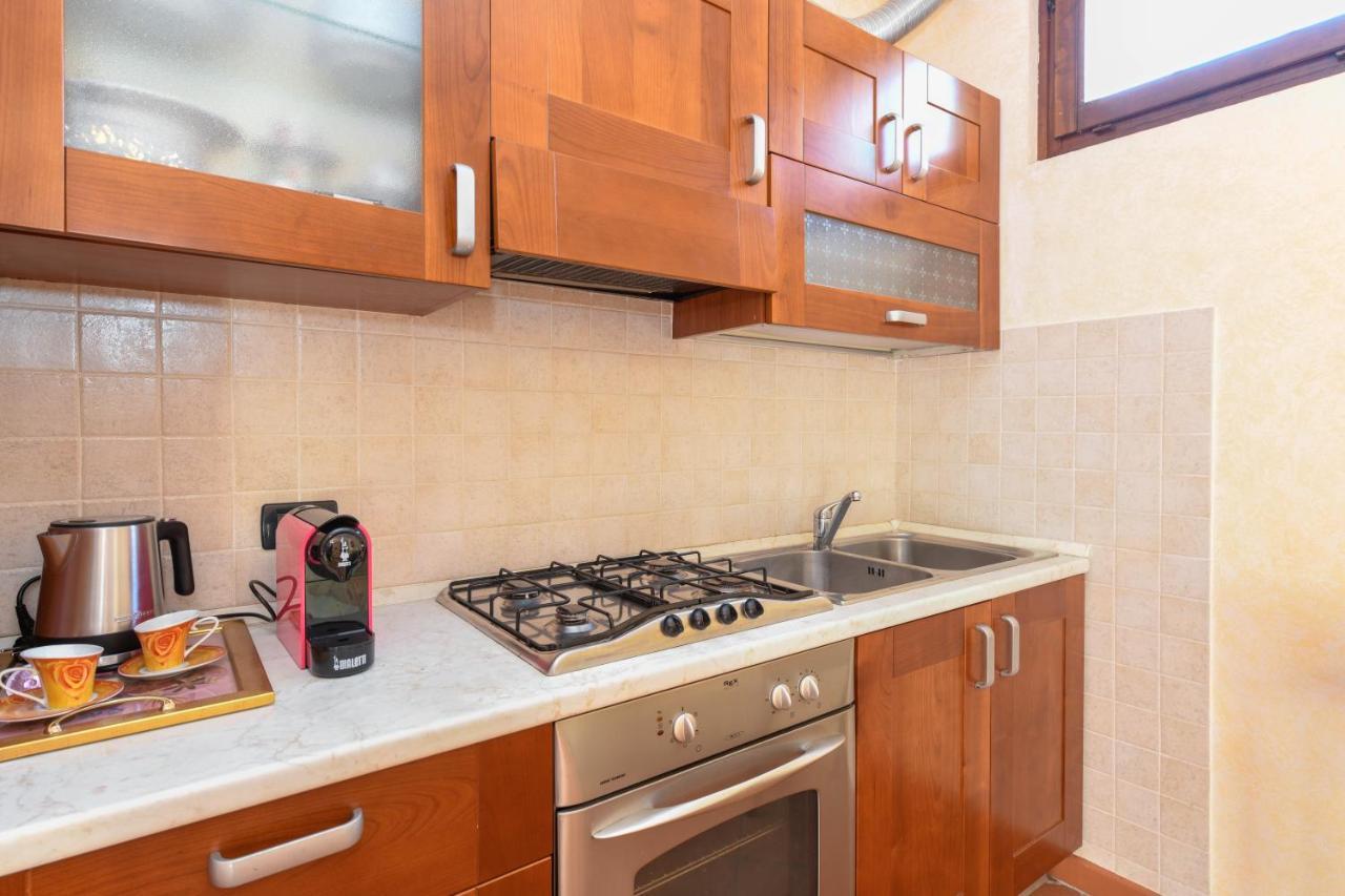 Prestige Apartment Сирмионе Экстерьер фото